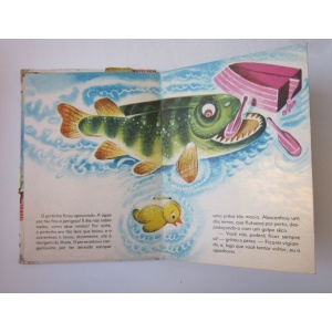 TRÊS (OS) PATINHOS E O PINTO