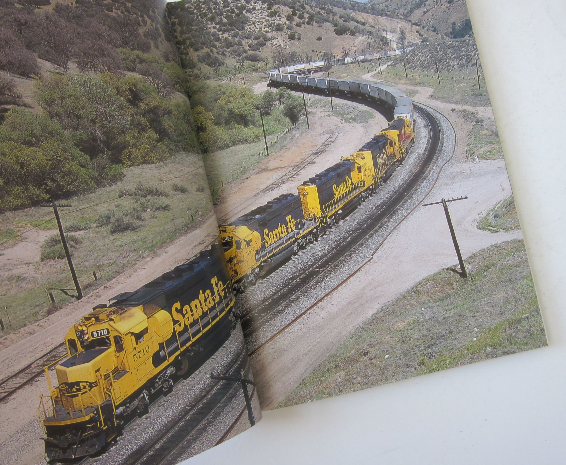 Gerald Riley Train RILEY (C. J.) – THE ENCYCLOPEDIA OF TRAINS & LOCOMOTIVES | Livraria ...